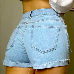 Light wash distressed denim shorts!